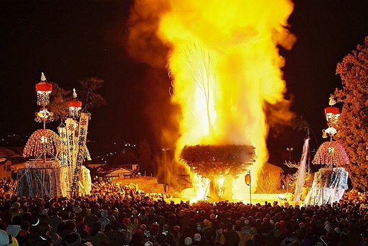日本三大火祭り「野沢の道祖神祭り」